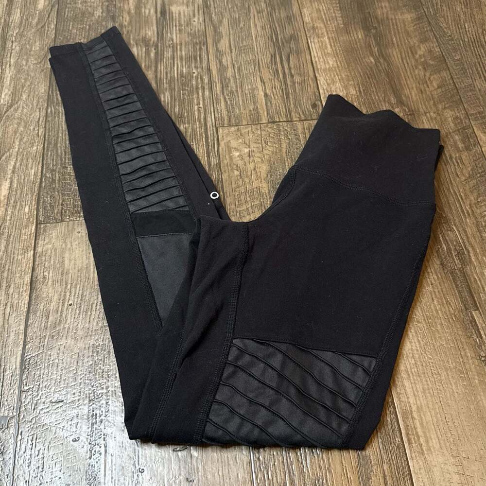 Alo Yoga High-Waist Moto Leggings in Black XS